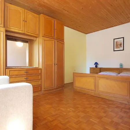House Vladimir 1474 بولا